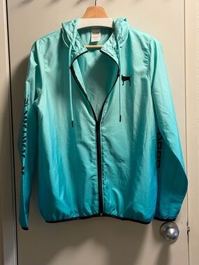LIKE NEW VS PINK lightweight ombré Mint Aqua Hooded Windbreaker; XS/S fit MEDIUM